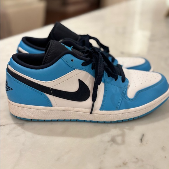 Nike Air Jordan Men’s Low 1 “UNC” white, University blue, navy leather, 11, EUC - Picture 3 of 4